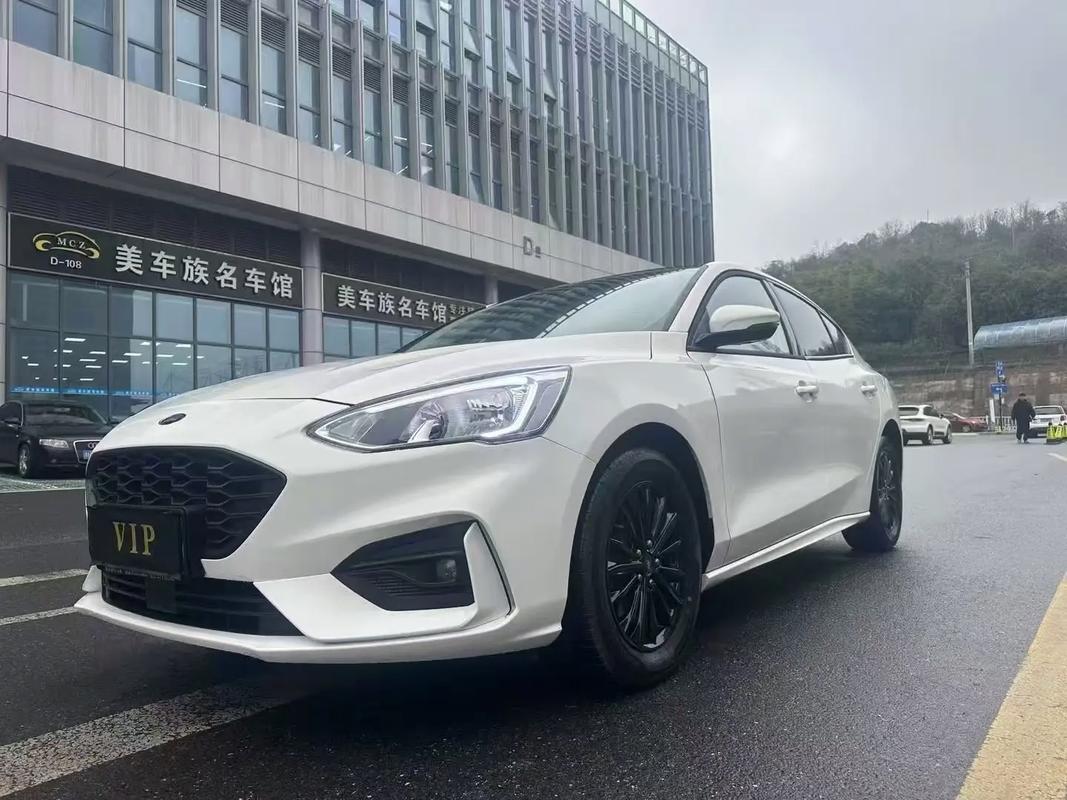 【长安福克斯多少钱,长安福特福克斯2020款】